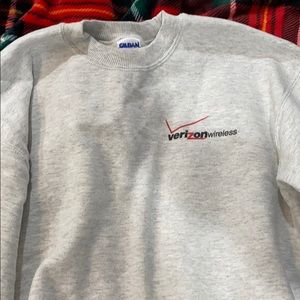 Verizon crewneck